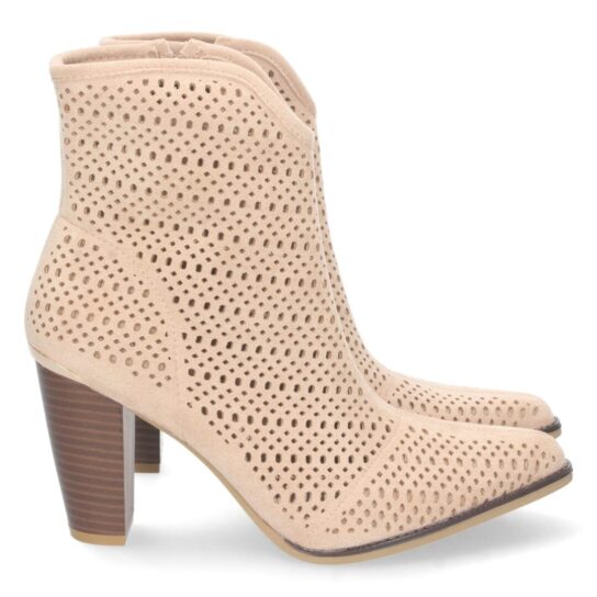 Botón perforado de tacón beige