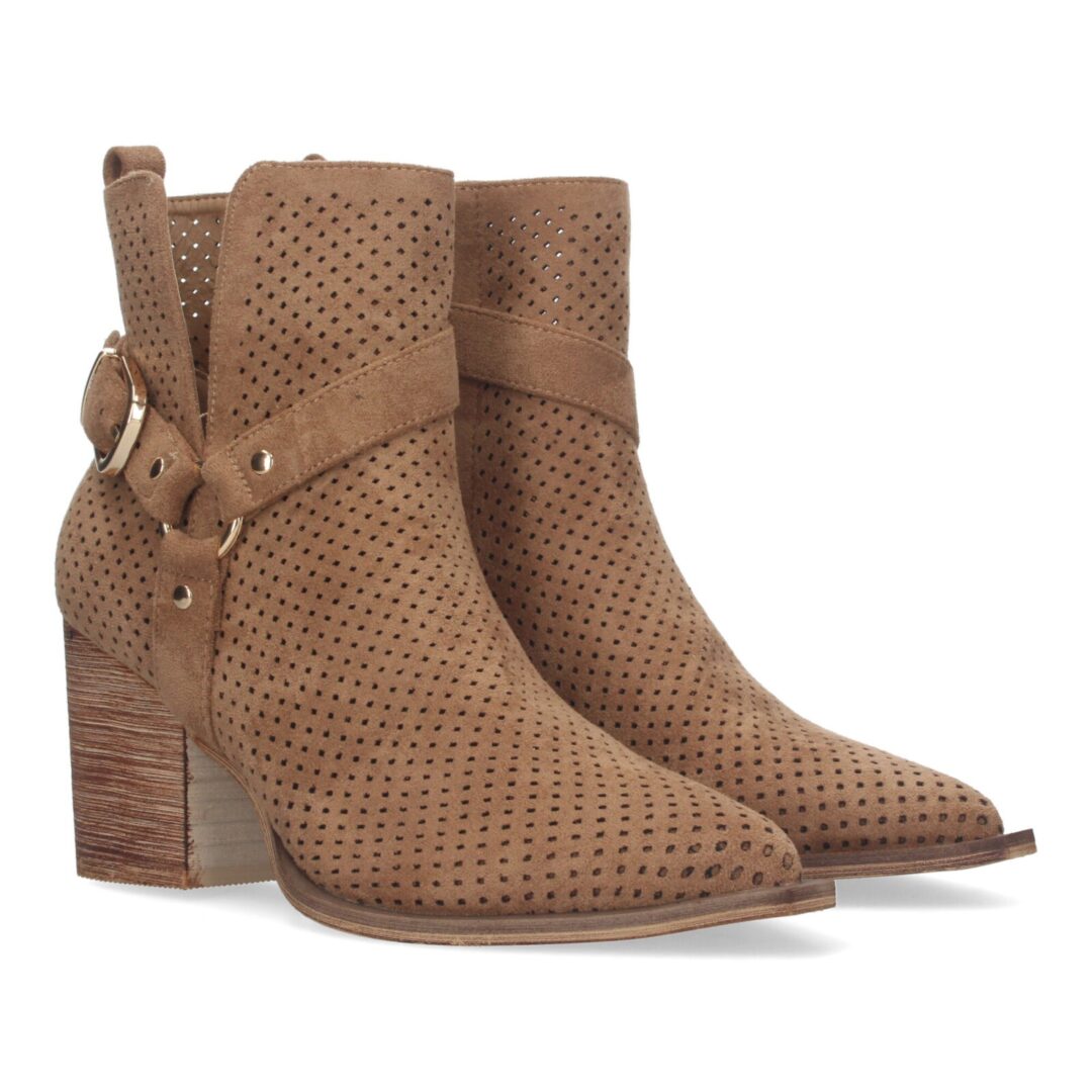 Botín de tacón calado estribo camel