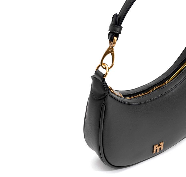 Detalle del bolso de hombro negro Tiffosi - 10y20 Only Woman