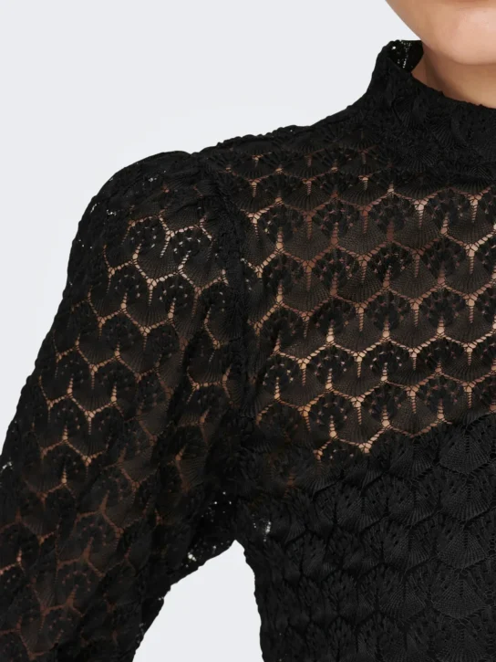Detalle de blusa encaje negro JDY - 10y20 Only Woman