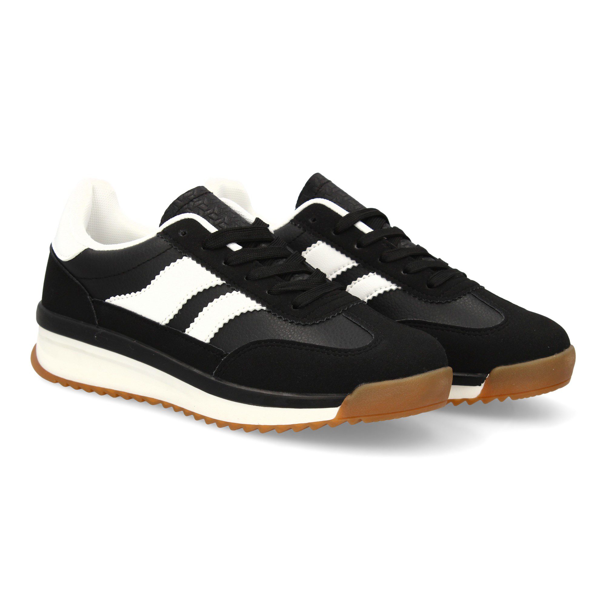 Zapatilla para mujer con suela dentada negro