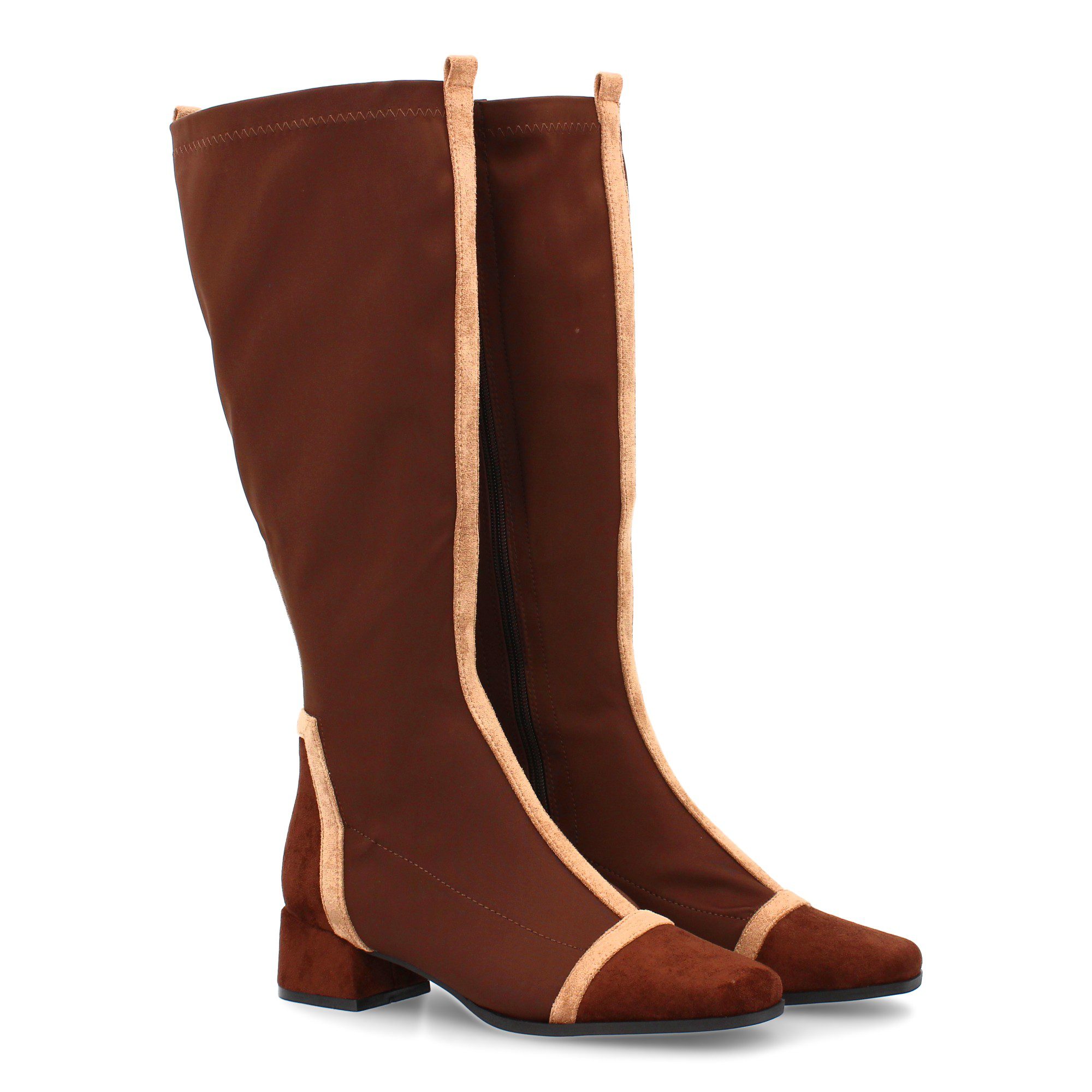 Bota alta con tacón bajo café