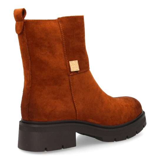 Botines de antelina camel con detalle metálico - Imagen 4