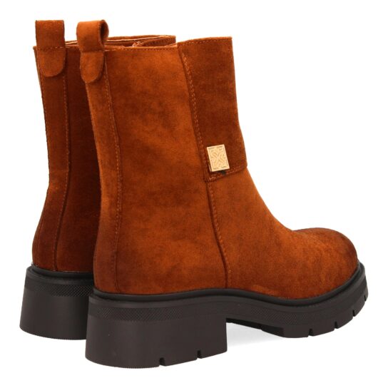 Botines de antelina camel con detalle metálico - Imagen 5