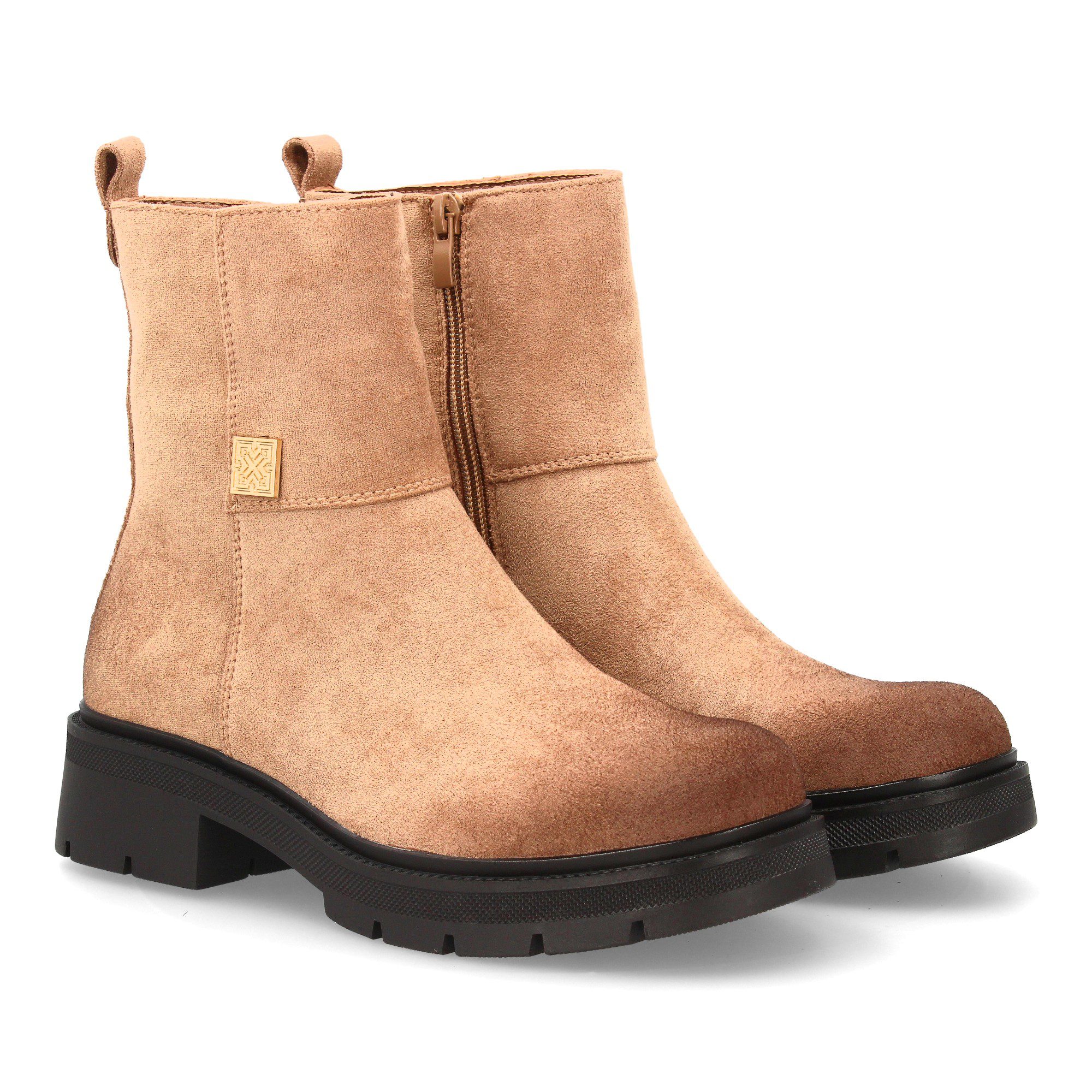 Botines de antelina kaki con detalle metálico