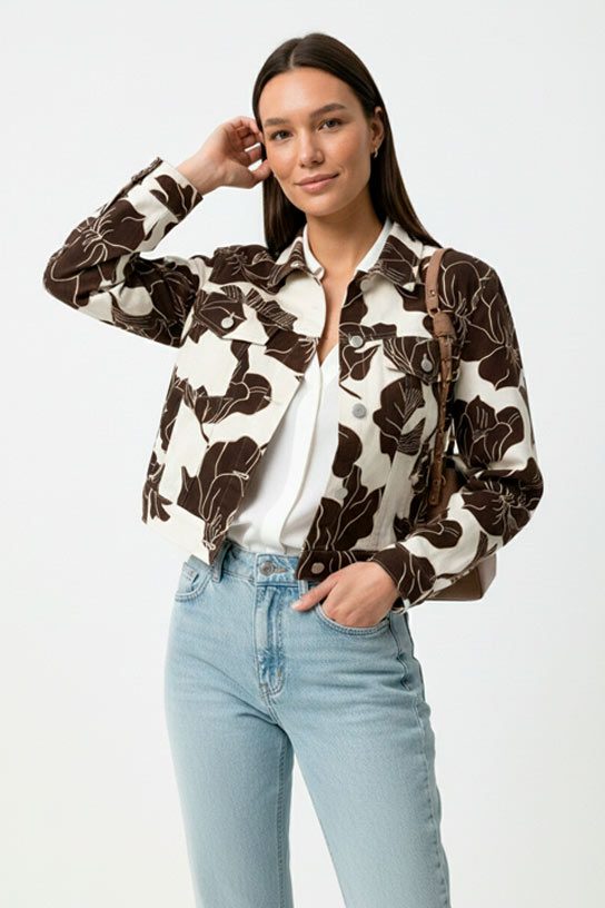 Vista frontal de cazadora estampado floral Tiffosi